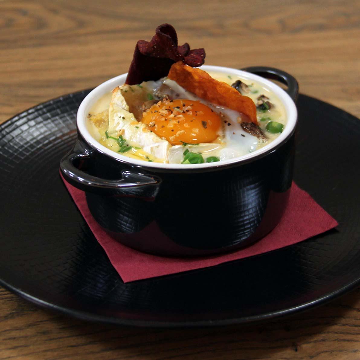 L'oeuf cocotte au coulommiers bons mayennais